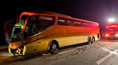 Srážka autobusu s dodávkou na jihu Čech. Řidiče museli vyprostit