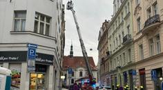 Pražská policie řešila v noci stovky případů. Jeden muž se pokusil upálit ve jménu Alláha