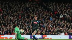 Čech dotáhl Arsenal k postupu, dál jde i Valencia a Frankfurt