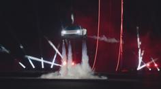 Elon Musk představil létající auto. Vyrábět se má od roku 2028