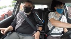 Žadatelé o řidičák se mohou hlásit ke zkouškám. Neví, kdy na ně přijde řada
