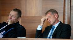 Janoušek byl na operaci, kvůli potížím zůstává venku z vězení