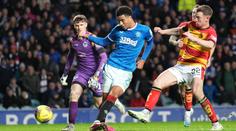 Divočina ve Skotsku. Rangers dali kontroverzní gól, pak schválně inkasovali