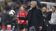 Mourinho nesmí čtyři zápasy trénovat. Komise mu udělila trest za rasismus