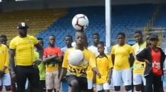 Zázračné dítě s míčem! Nigerijec se zapsal do Guinnessovy knihy rekordů