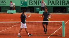 Djokovič přejel Federera a ve finále French Open ho čeká Nadal