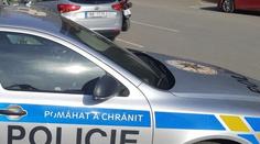 Muž měl policistům propíchat gumy, útěk mu překazil všímavý voják