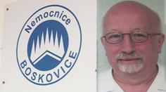 Záhadná smrt: Zkrvavené tělo primáře leželo na náměstí!