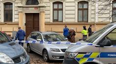 V Plzni našli zavražděnou ženu. Hlavní podezřelý skončil v poutech