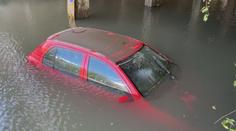 Otázky a odpovědi: Jak vymáhat škodu, když auto zaplaví voda, a jak předejít zbytečným nákladům
