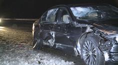 Mladík v BMW dostal na D5 smyk, smetl pracovníka odtahovky!
