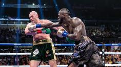 Wilder má místo ruky dělo! Na zem srazil všechny své soupeře