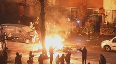 Požáry, vandalství i ostré střety s policií. Nizozemci protestují