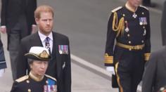 Velké ponížení prince Harryho. Veřejně ho označili za uplakánka