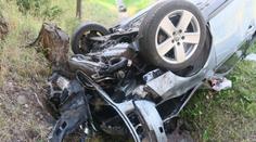 Auto po nehodě skončilo na střeše. Řidič nadýchal 2 promile, ženu museli vyprostit