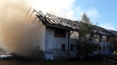 Na Pelhřimovsku hořel kravín. Vyhlásili druhý stupeň požárního poplachu