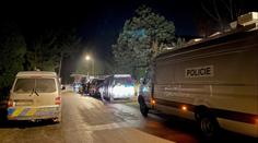 Rozsáhlá policejní akce u Prahy. Policie hledala muže po krvavém konfliktu