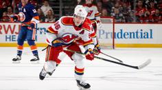 Hvězda New Jersey neslezla z ledu. Hughes stanovil nový rekord NHL