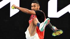Blázen, nebo génius? Kyrgios předvedl v Austrálii podání jako nikdo před ním