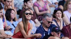 Amerika ji svědčí! Berdychova Ester se opalovala nahoře bez