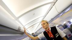 Konec stávek? Ryanair zvedl letuškám platy. Má to ale háček