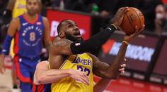 Lakers překvapivě padli s outsiderem, Houston zvládl ukázkový obrat