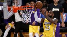 LeBron zapsal své 90. triple-double kariéry! Lakers i díky němu září
