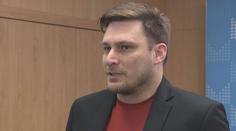 Kontroverzní pirátský politik končí, vaz mu zlomila kauza s asistentkou
