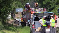 Smrtelná nehoda! Autobus s dětmi se čelně srazil s autem