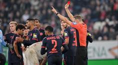 Divočina v německé Bundeslize. Pět gólů a tři červené karty