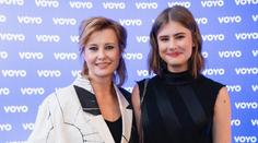 Na premiéru Extraktorů dorazila dcera Jitky Schneiderové. Poprvé si zahrála s matkou