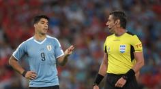 Suárez chtěl penaltu za ruku, pak si uvědomil, že je to brankář