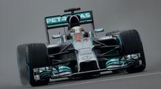 V Monaku se prohánějí formule, úvodní trénink ovládl Hamilton