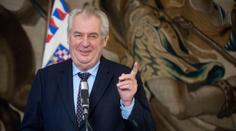 Prezidentův mluvčí prozradil, proč Zeman nepřišel na Grossův pohřeb!