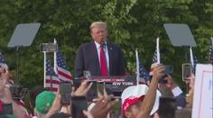 Prezidentská kampaň v USA je v plném proudu. Trump si chce získat menšiny