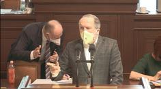 "Našel jsem kolegyni v slzách. Surovost je za hranou." vyčetl Klaus Okamurovi