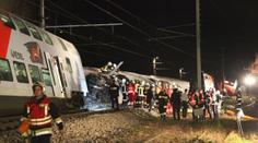 U Vídně se srazily vlaky, zranění lidé zůstali uvězněni ve vagonech