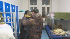 Bezdomovcům začínají s mrazy krušné časy. Pomáhají azylové domy a noclehárny