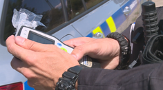 Muž měl 11 zákazů řízení a ujížděl policistům na motorce. Teď ho čeká soud