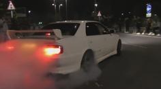 VIDEO: Obec terorizují výtržníci v autech, zákony jsou na ně krátké