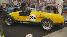 Letňany zaplnily stovky aut a motorek. Dorazil i pilot Formule 1