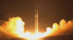 Severokorejská raketa letěla 1 000 kilometrů. Spojené státy svolaly krizové jednání