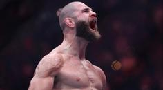 Procházka v kolébce olympiády. Navštívil Athény, zároveň se pohádal se šampionem