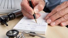 Lékaři budou psát jen elektronické recepty! Hrozí jim pokuta 2 miliony