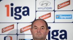 Fotbal se odráží ze dna. Kluby dostanou auta od nového partnera