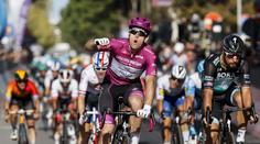Sagan opět ve spurtu těsně prohrál. Démare na Giru triumfoval potřetí