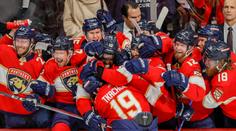 Tkachuk poslal Floridu do finále NHL po 27 letech. Trefil se 5 sekund před koncem