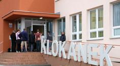 Covid v Klokáncích. Úřad nepovolil testování, říká Fond ohrožených dětí