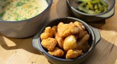 Sýrové fondue s obalovaným květákem a sýrová espuma podle Jana Punčocháře