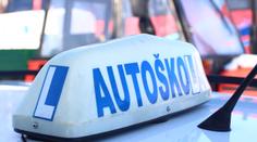 Zase bude možné získat řidičák. Skluz ale může autoškolu znovu prodražit